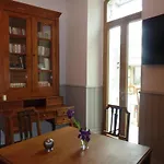 D'hotes L'enclos Des Jacobins לינה וארוחת בוקר 3*