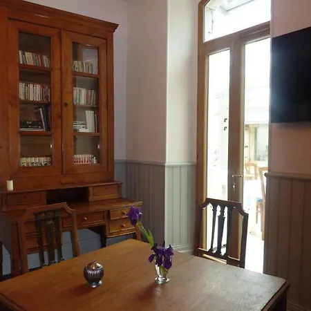 D'hotes L'enclos Des Jacobins Oda ve Kahvaltı 3*