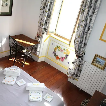 Oda ve Kahvaltı D'hotes L'enclos Des Jacobins 3*